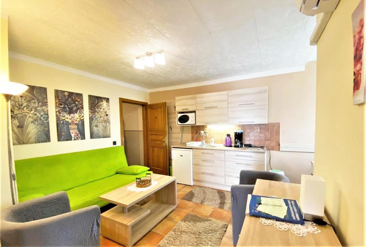 Apartman Siesta Buk Lägenhet Exteriör bild